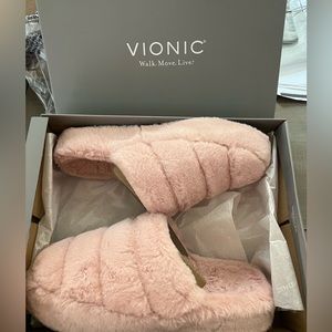 NWT - Vionic Cosmina, Blush Slipper